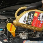 Penuangan air coolant. (ANTARA/HO-Autochem Industry)-1699160922