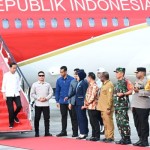 Presiden Joko Widodo saat tiba di Papua, Rabu (22/11/2023). ANTARA/HO-Biro Pers Sekretariat Presiden-1700642515