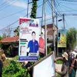 Satgas OMB Polresta Mamuju dan Bawaslu tertibkan alat peraga kampanye-1699595629