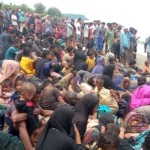 Seratusan imigran Rohingya saat terdampar di wilayah perairan Kabupaten Pidie, Aceh, Selasa (14/11/2023) (ANTARA/HO/Panglima Laot)-1699955553