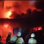 Sudin Gulkarmat Jaktim tuntaskan pemadaman api di enam lapak mebel-1700110488