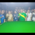 Atlet biliar berpoto bersama usai latihan dalam rangka persiapan menghadapi PON (ANTARA/Juraidi)-1701848170
