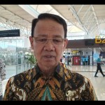 Bupati Majalengka Karna Sobahi saat memberikan keterangan di Majalengka, Jawa Barat, Senin (4/12/2023). ANTARA/Fathnur Rohman.-1701673245