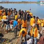 Cegah abrasi mahasiswa UNM tanam mangrove di Takalar-1701759315