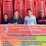 Dinas Sosial Kabupaten Sigi menyalurkan bantuan kursi untuk kelompok usaha bersama. (ANTARA/HO-Dinas Sosial Sigi)-1701854765