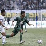 Laga Persebaya vs Persija-1702156504