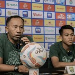 Pelatih Caretaker Persebaya, Uston Nawawi-1702064467