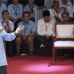 Prabowo Subianto dan Anies Baswedan saat debat capres perdana-1702750336