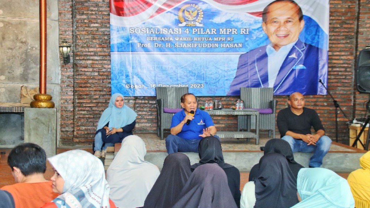 Wakil Ketua MPR Prof, Dr. H, Sjarifuddin Hasan SE., MM., MBA; mengadakan dua kali petemuan massa dengan masyarakat.