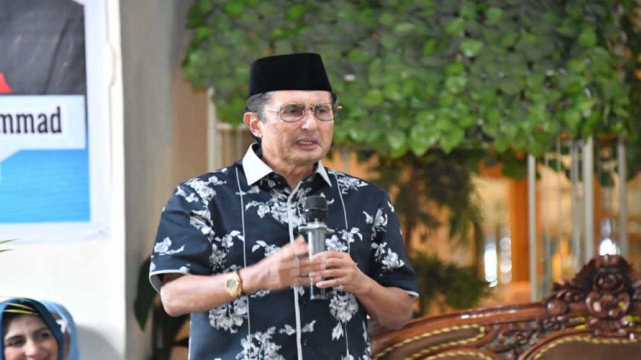 Fadel Muhammad, saat menjadi narasumber utama Sosialisasi Empat Pilar MPR RI bekerjasama dengan Ikatan Wanita Pengusaha Indonesia (Iwapi) Provinsi Gorontalo, di kelurahan Tomulabutao Selatan, Kecamatan Dungigi, Gorontalo, Minggu (10/12/2023).