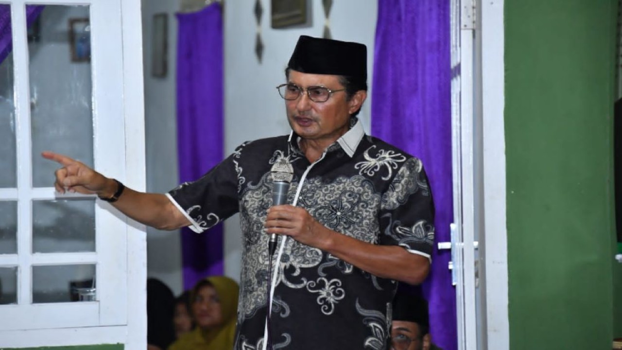 Wakil Ketua MPR RI Prof. Dr. Ir. H. Fadel Muhammad', di Desa Doluhupa, Kecamatan Telaga, Kabupaten Gorontalo, Senin Malam (11/12/2023)