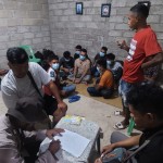 Proses pendataan WNA Bangladesh di Kabupaten Belu. ANTARA/HO-Imigrasi Atambua-1702281013