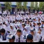Siswa di salah satu SMP di Kota Bengkulu saat mendengarkan arahan dari Kepala Sekolah. ANTARA/Anggi Mayasari-1701757754