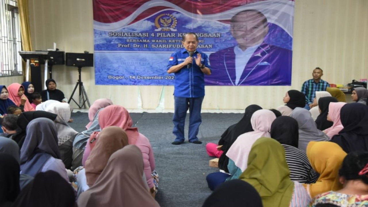 Wakil Ketua MPR Prof. Dr. Sjarifuddin Hasan, MM, MBA dalam Sosialisasi Empat Pilar MPR kepada masyarakat kota Bogor pada Kamis (14/12/2023).