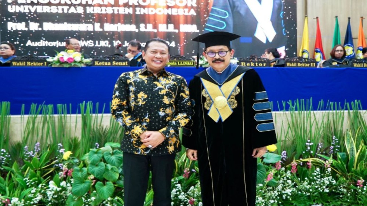 Bamsoet dalam sambutannya saat pengukuhan  Prof. Dr. Dhaniswara K. Harjono. SH.,MH.,MBA sebagai Guru Besar Ilmu Hukum Bisnis di Universitas Kristen Indonesia Jakarta, Rabu (10/1/24).