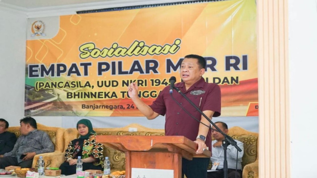 Bamsoet dalam Sosialisasi Empat Pilar MPR RI hari ke-7 dalam kunjunjungannya ke Dapil-7 Jawa Tengah bersama Paguyuban Mantan Kades dan Perangkat Desa Kecamatan Punggelan Kabupaten Banjarnegara Jawa Tengah, Rabu (24/1/24).