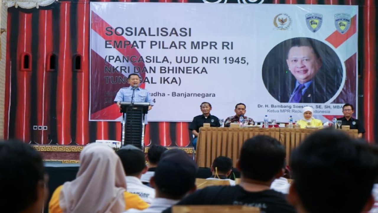 Bamsoet saat Sosialisasi Empat Pilar MPR RI hari ke-8 dalam kunjungannya ke Dapil-7 Jawa Tengah bersama Ikatan Motor Indonesia (IMI) Banjarnegara Jawa Tengah, Kamis (25/1/24).