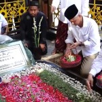 Capres nomor urut 3, Ganjar Pranowo Ziarah ke Makam Gus Dur-1705069152