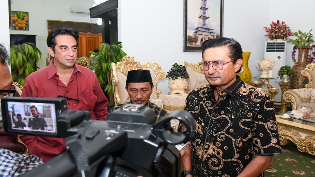 Wakil Ketua MPR RI Prof. Dr. Ir. H. Fadel Muhammad melakukan kegiatan ‘Silaturahmi Akhir Tahun’ mengunjungi dan berdialog dengan Bupati Kabupaten dan masyarakat Gorontalo.(foto: mpr.go.id)