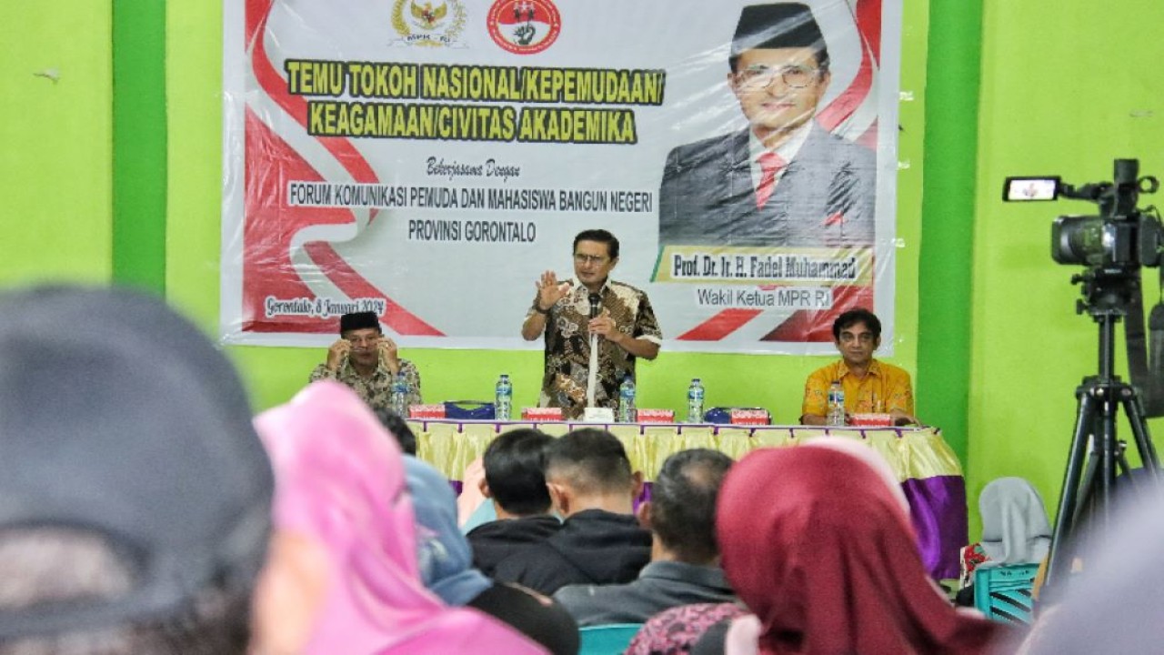 Fadel Muhammad dalam Temu Tokoh Nasional yang berlangsung di Ruang Serba Guna Baitul Karim, Kota Gorontalo.