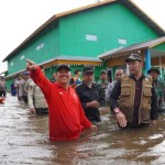Fransiskus ingatkan warga jaga kesehatan dan keselamatan saat banjir-1705666298