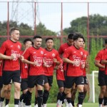 Skuad Persija Jakarta jalani latihan perdana-1705506361