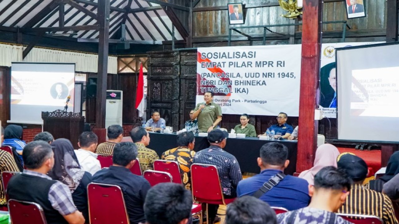 Bamsoet dalam kunjungan hari ke-21 di Dapil-7 Jawa Tengah saat Sosialisasi Empat Pilar MPR RI bersama Persatuan Perangkat Desa RI (PPDRI) Purbalingga, Jawa Tengah, Rabu (7/2/24)