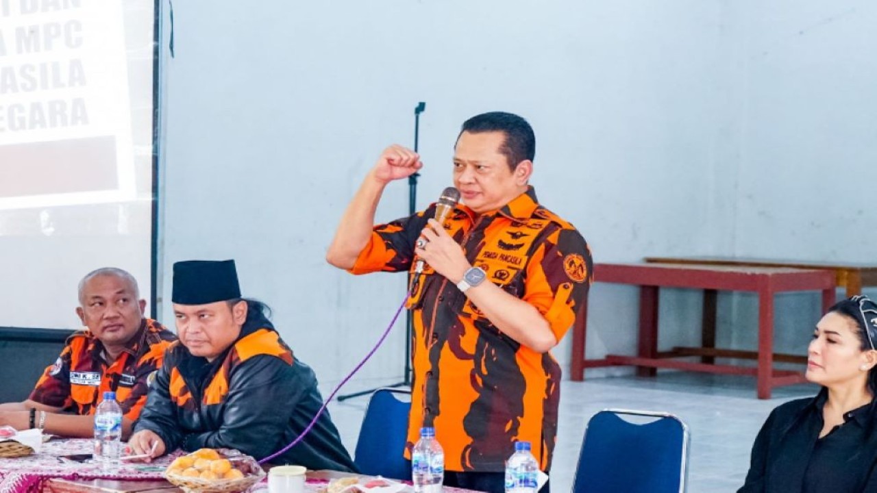 Bamsoet saat Silaturahmi dan Konsolidasi dengan MPC Pemuda Pancasila Kabupaten Banjarnegara, dalam Kunjungan Hari ke-21 di Dapil 7 Jawa Tengah, Rabu (7/2/24).