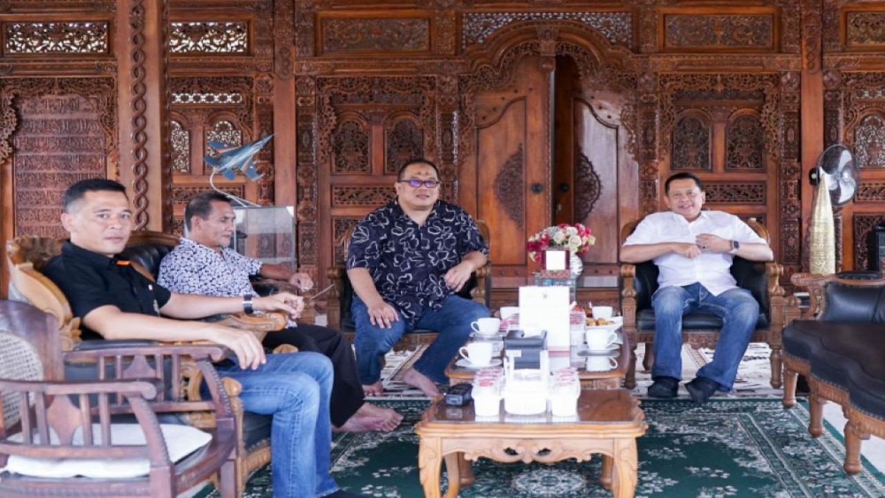 Bamsoet dalam kunjungan hari ke-24 di Dapil-7 Jawa Tengah usai silaturahmi ke rumah berbagai tokoh di Kabupaten Purbalingga, Sabtu (10/2/24).