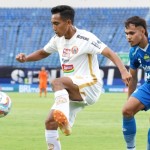 Rezaldi Hehanusa di laga Persib vs Persija-1710144010