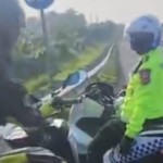 Pemudik motor masuk tol-1712496186