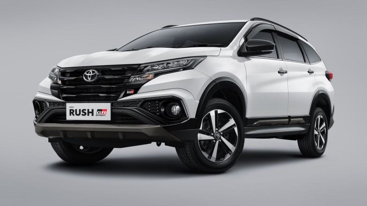 Toyota Rush GR Sport baru hadir dengan sentuhan hitam yang sporty. (Foto: Istimewa/Toyota-Astra Motor)