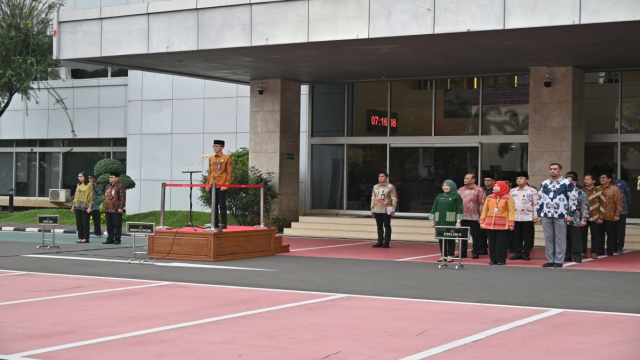 Deputi Bidang Persidangan Suprihartini saat mengikuti upacara memperingati Hari Lahir Pancasila di lingkungan Komplek Parlemen, Senayan, Jakarta, Sabtu (1/6/2024). Foto: Farhan/vel