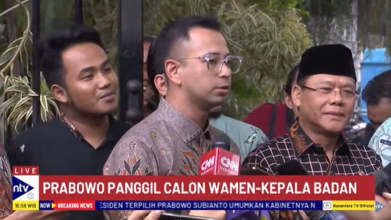 Raffi Ahmad memberikan keterangan pers usai bertemu Prabowo