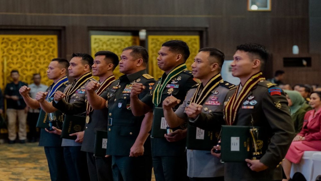 Kepala Staf Angkatan Darat, Jenderal TNI Maruli Simanjuntak memimpin upacara penutupan Pendidikan Reguler angkatan ke LXV Seskoad. Foto: Istimewa