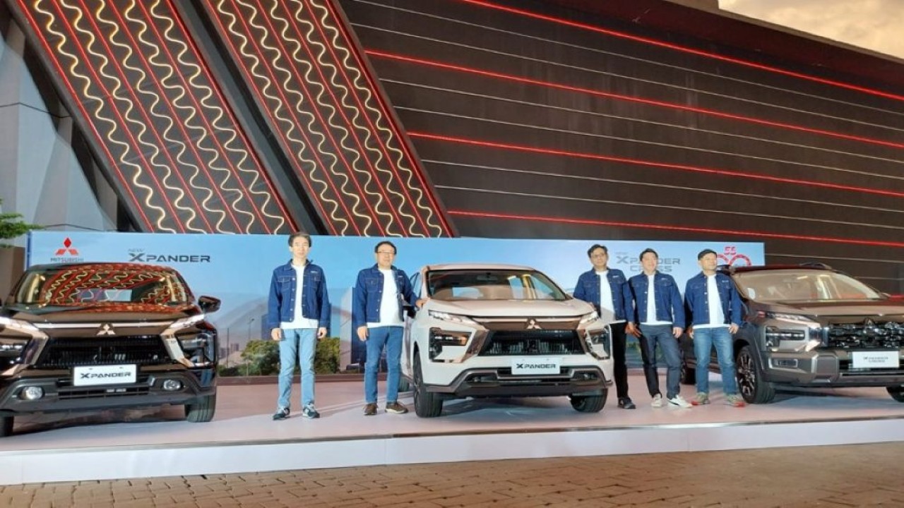 PT Mitsubishi Motors Krama Yudha Sales Indonesia (MMKSI) memperkenalkan versi terbaru New Mitsubishi Xpander dan Xpander Cross di Jakarta, Jumat (16/5/2025). (Foto: Istimewa)