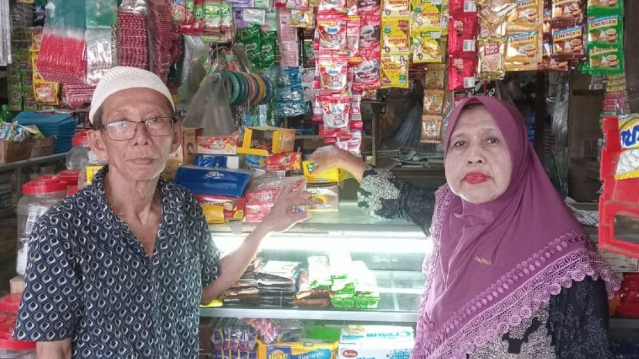 Pasutri penjual sembako asal Sibolga, Askar Simbolon dan Asniar Pasaribu akhirnya berangkat haji. (Foto: Istimewa/Kemenag)