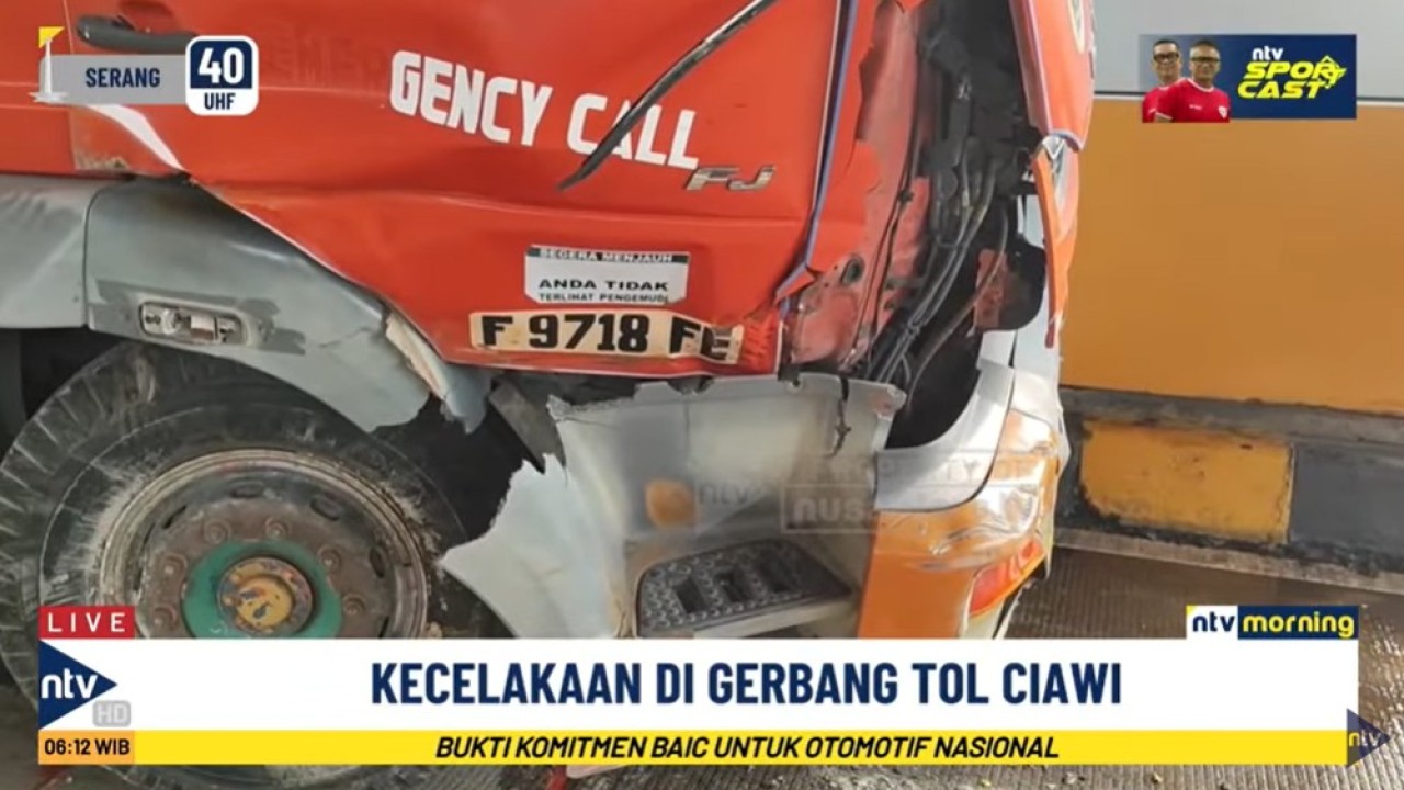 Truk kontainer tabrak pembatas di Gardu Tol Ciawi 2 diduga rem blong.