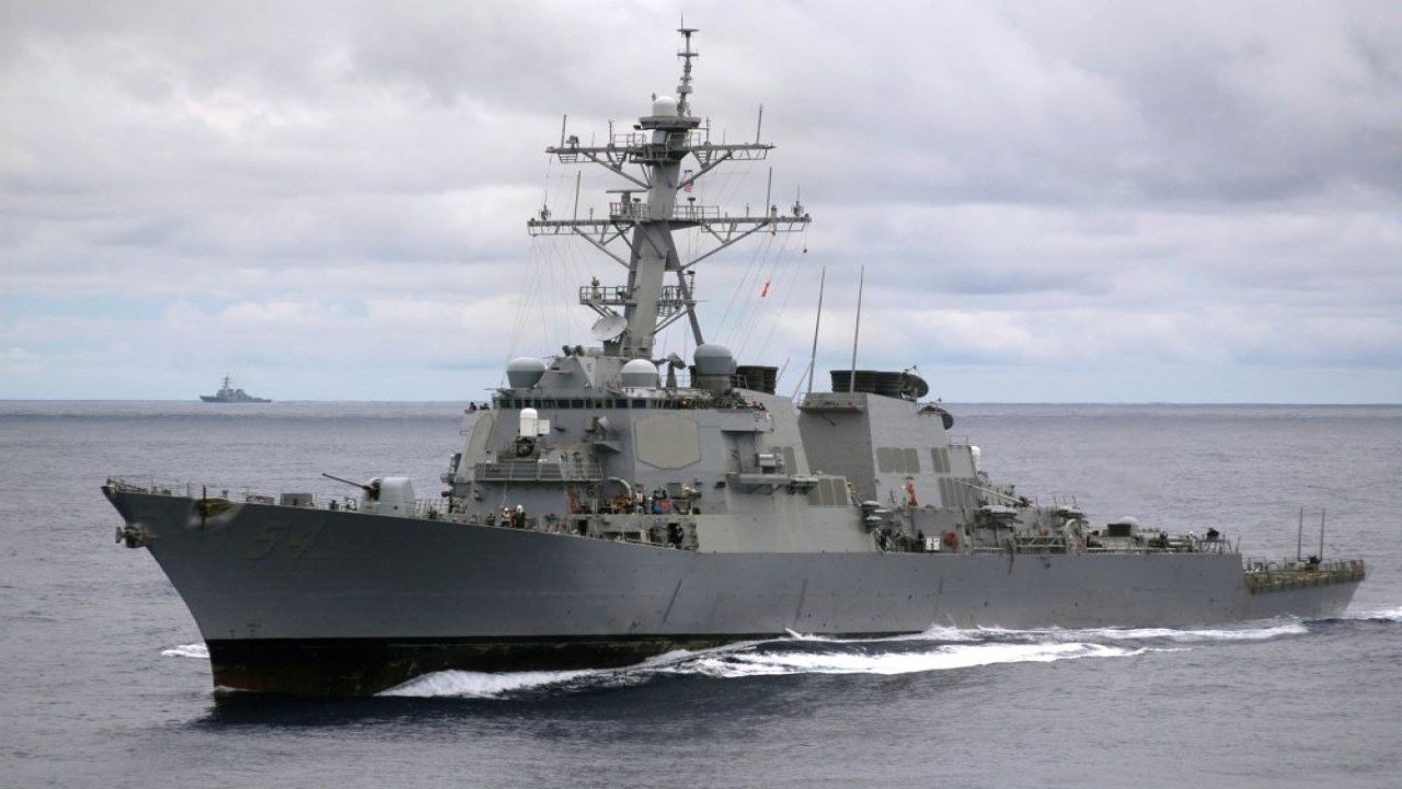 Kapal induk Amerika Serikat USS Nimitz meintas di Selat Malaka/Foto: Istimewa