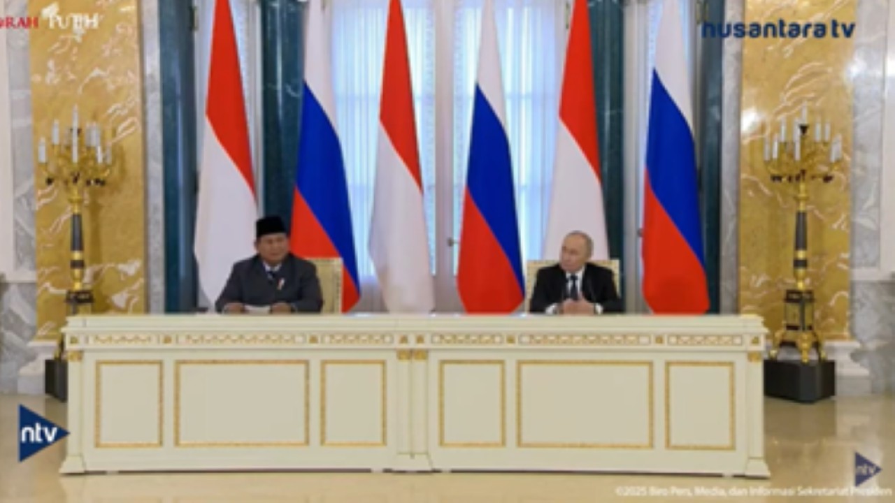 Presiden Prabowo Subianto memberikan keterangan resmi usai melakukan pertemuan kenegaraan dengan Presiden Rusia Vladimir Putin