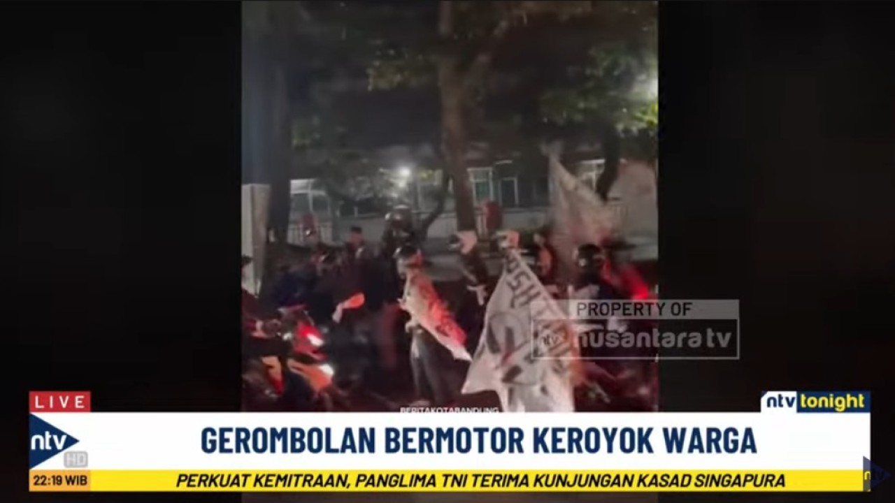Pengeroyokan terhadap warga dipicu konvoi motor berknalpot bising.