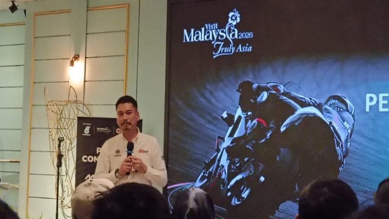 CEO PETRONAS SIC, Azhan Shafriman Hanif, mempromosikan gelaran PETRONAS Grand Prix of Malaysia 2025. (Foto: Adiantoro/NTV)