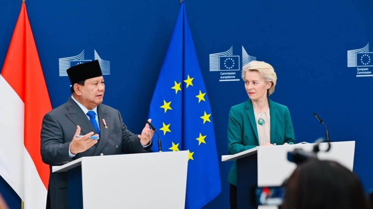 Pernyataan Pers Bersama Presiden Prabowo Subianto dan Presiden Komisi Eropa, Ursula von der Leyen, di kantor pusat Uni Eropa, Berlaymont Building, Brussel, Belgia, Minggu, 13 Juli 2025. (Foto: BPMI Setpres/Laily Rachev)