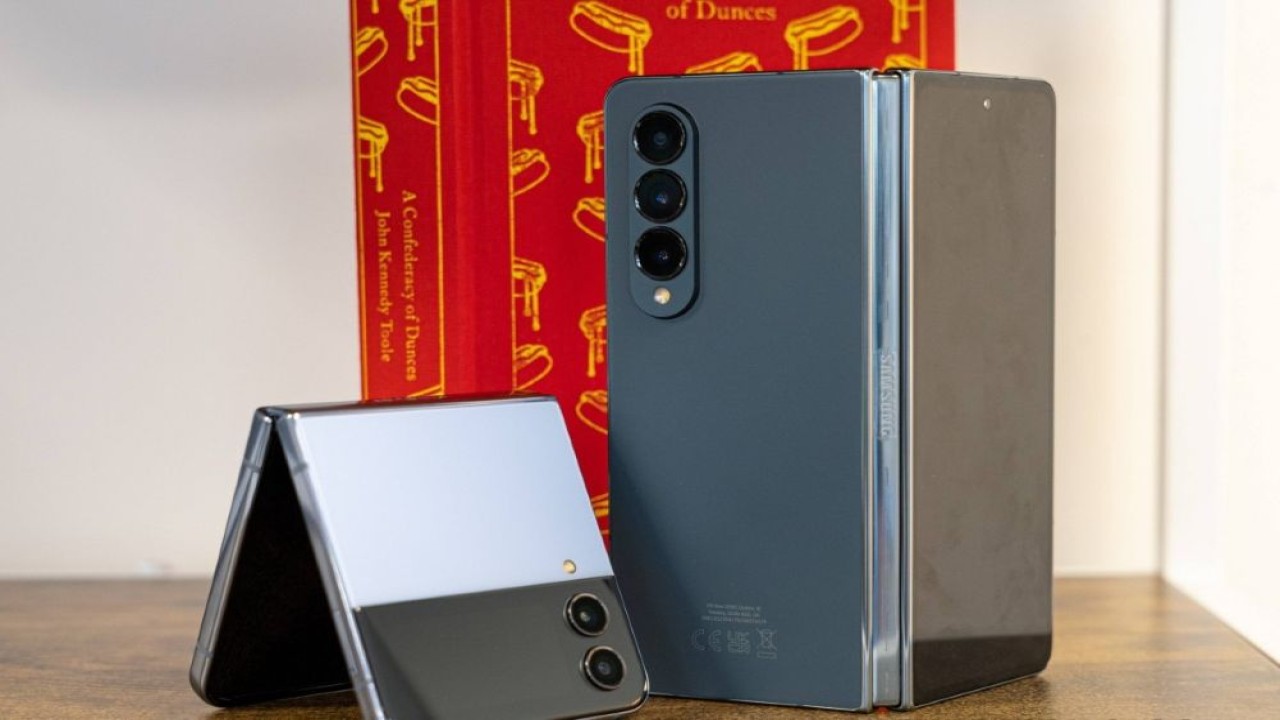 Samsung Galaxy Z Flip4 dan Galaxy Z Fold4. (Foto: Istimewa via GSM Arena)