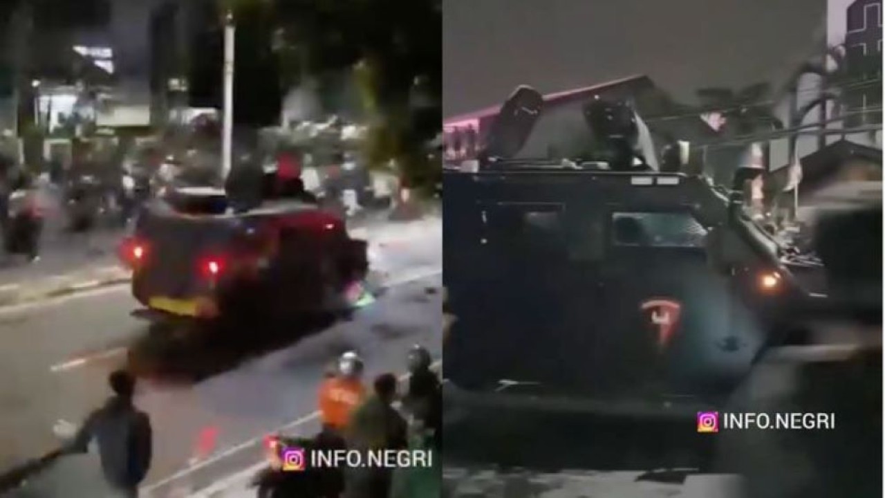 Pria berjaket ojol ditabrak mobil Brimob saat demo ricuh di Pejompongan, Jakarta (Instagram)
