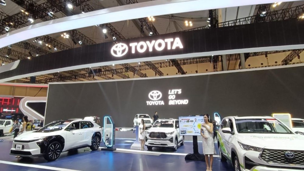 Booth Toyota di GIIAS 2025. (Foto: Adiantoro/NTV)