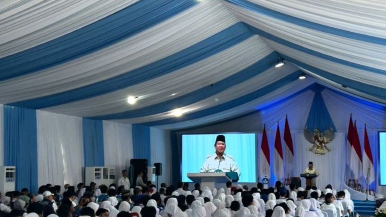 Presiden Prabowo Subianto secara resmi meluncurkan Program Digitalisasi Pembelajaran di SMPN 4 Kota Bekasi