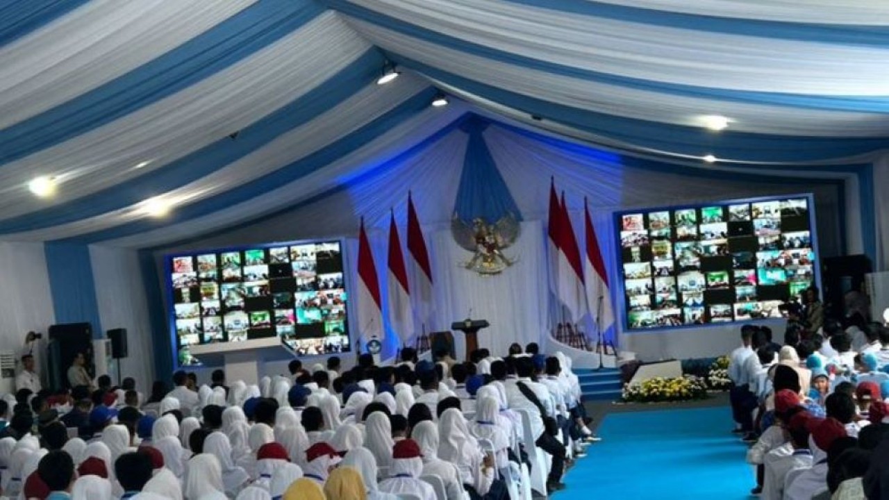Presiden Prabowo Subianto secara resmi meluncurkan Program Digitalisasi Pembelajaran