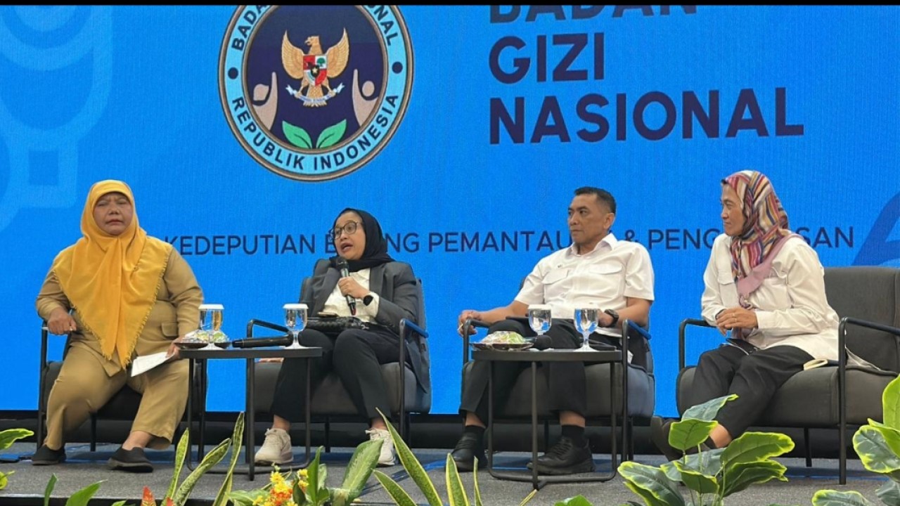 Wakil Kepala Badan Gizi Nasional (BGN), Nanik Sudaryati Deyang, menegaskan bahwa seluruh unsur yang terlibat dalam pengelolaan dapur Satuan Pelayanan Pemenuhan Gizi (SPPG) harus membangun kolaborasi yang solid.