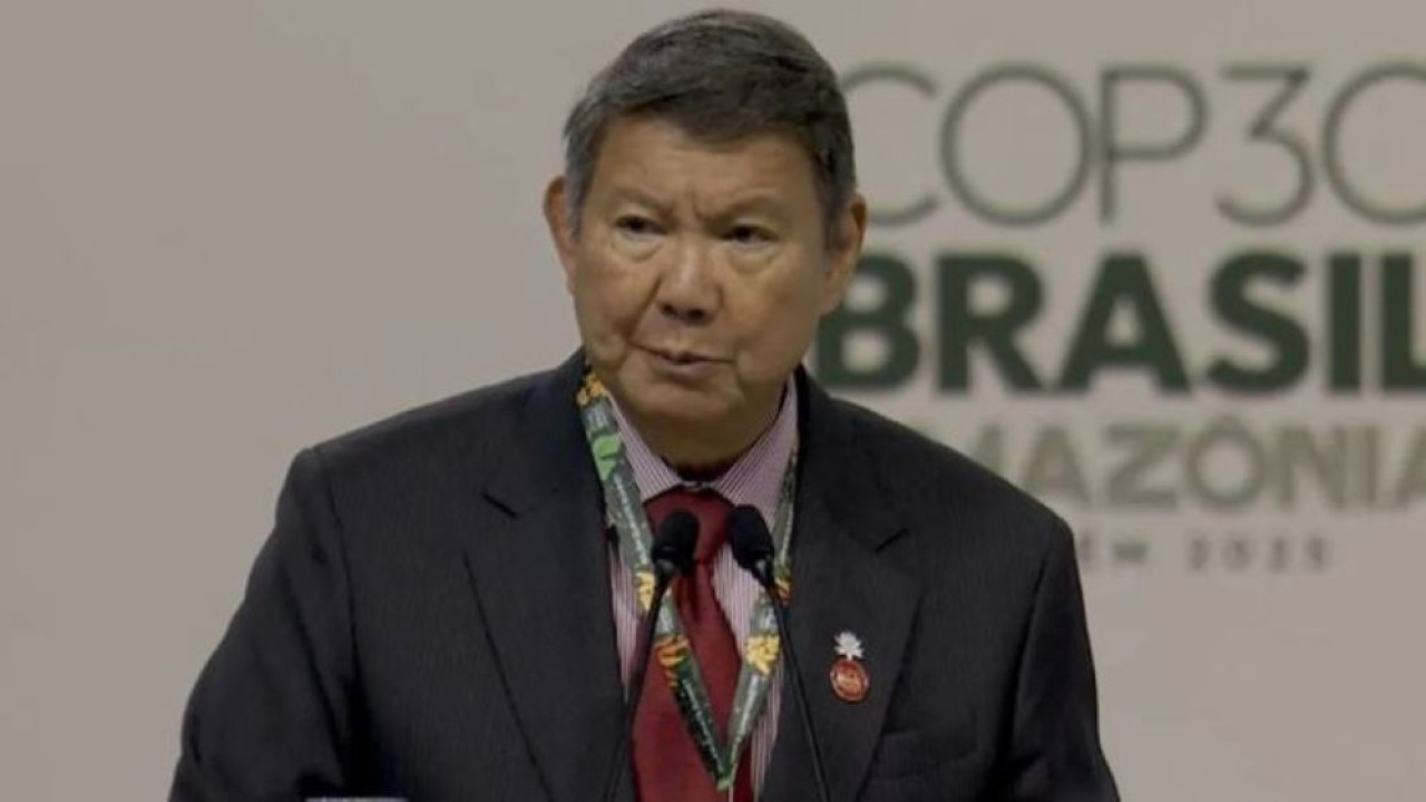 Utusan Khusus Presiden Republik Indonesia untuk Iklim dan Energi, Hashim Djojohadikusumo dalam sesi Leaders Summit pada Conference of the Parties ke-30 (COP30) di Belém, Brasil, Kamis (6/11). Pemerintah Indonesia menegaskan komitmennya untuk memimpin upaya global dalam memitigasi perubahan iklim dan percepatan transisi menuju Net Zero Emissions pada 2060 atau lebih cepat. Foto: Official UN Web TV (Antara)